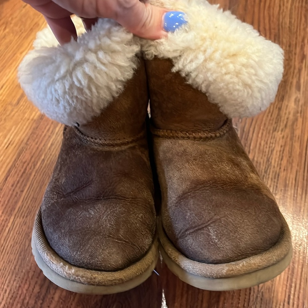 Toddler 11 Uggs